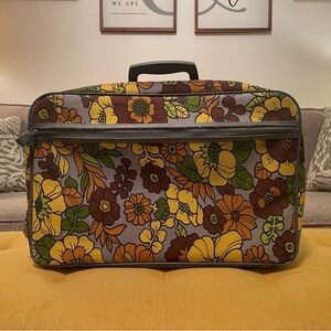 Vintage Floral Suitcase With Keys S0072.3